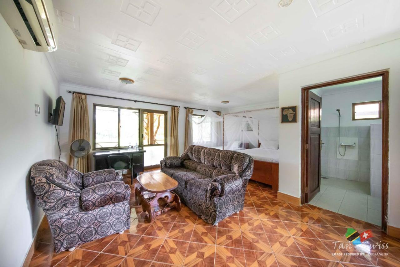 Tan-Swiss Lodge Mikumi Kültér fotó